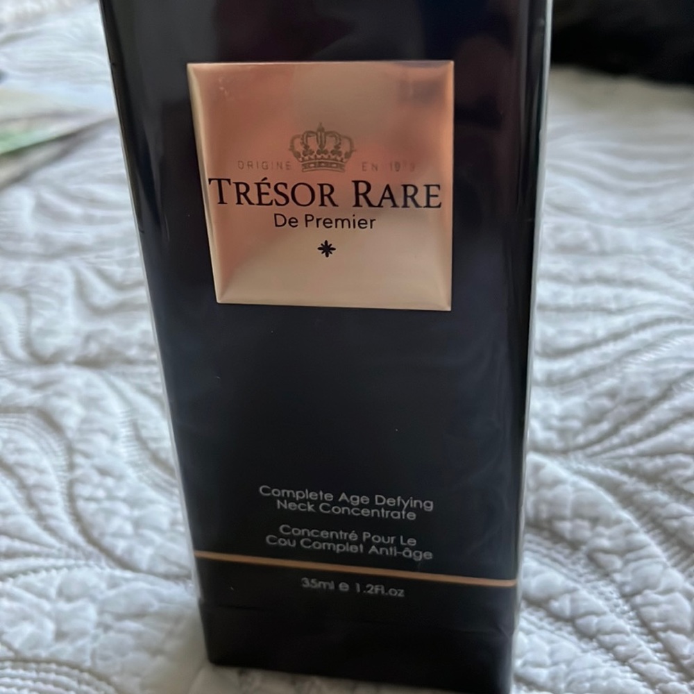 NIB Tresor Rare complete age defying neck concentrate